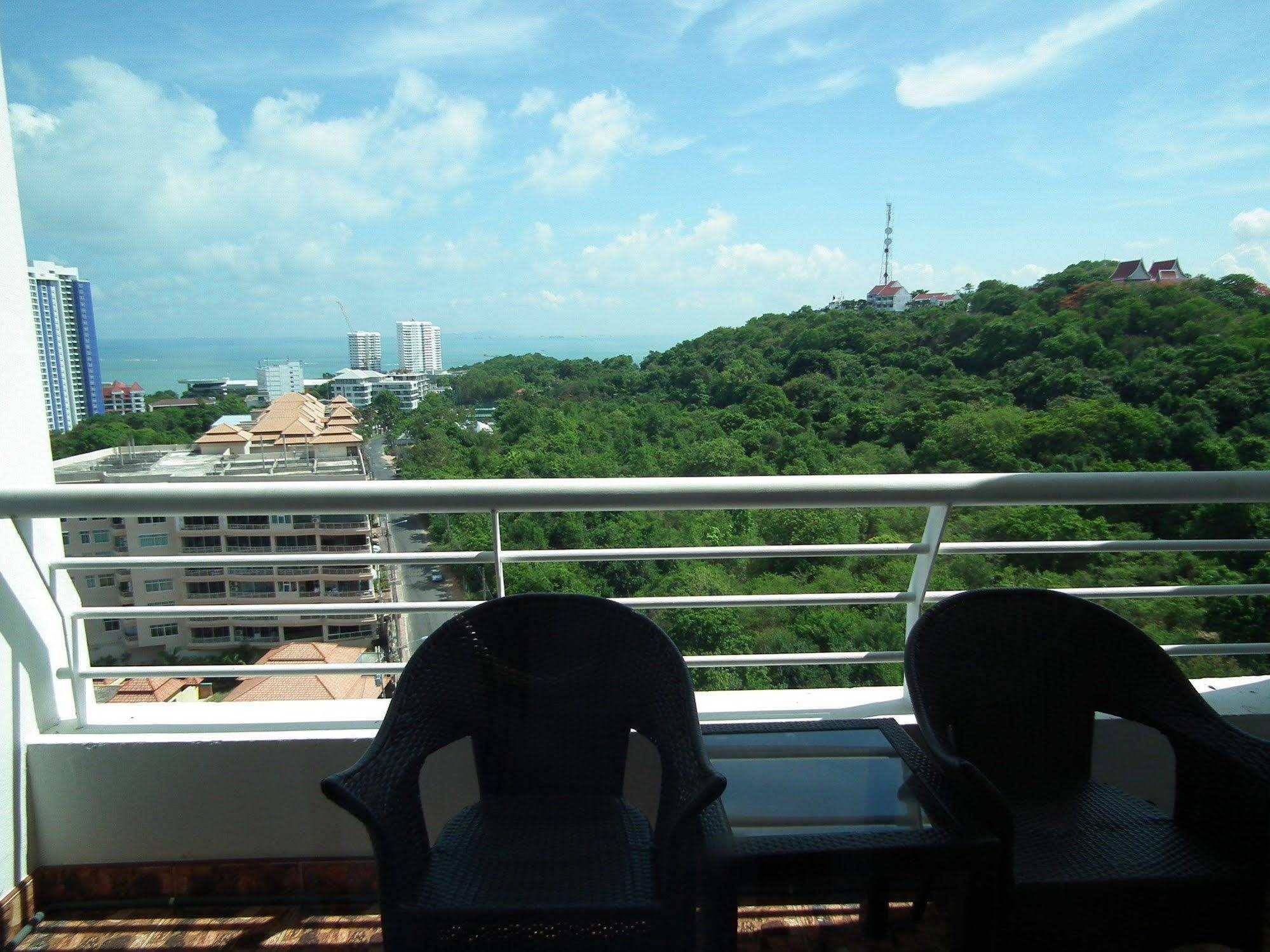 Appartement Abricole At Pattaya Hill Extérieur photo