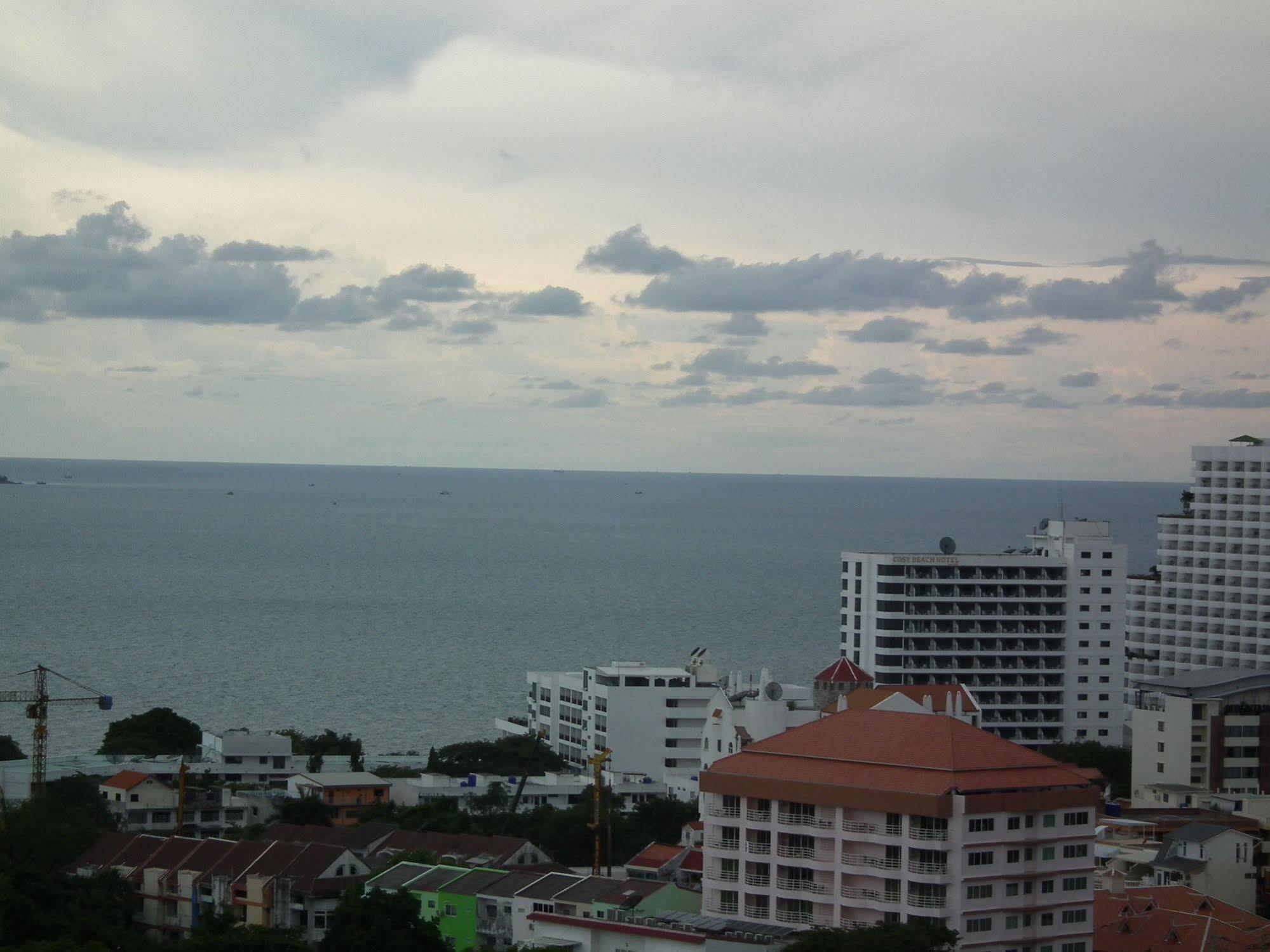 Appartement Abricole At Pattaya Hill Extérieur photo